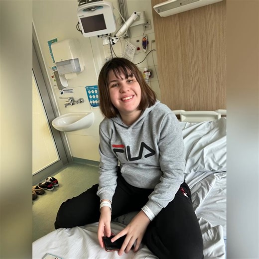 Lillie ❤️ on Instagram: "4 years ago today - Monday 24/01/2022, after years and years of suffering for Lillie with her very unstable bladder, having procedure after procedure every 12 weeks under general anaesthetic, going from having catheters, leg bags, Botox, blockages, and constant pain, plus a whole lot more, Lillie underwent a MASSIVE life changing surgery - Over 7 hours in theatre - An Ileal Conduit Urinary Diversion Urostomy, and ‘Wendy’ stoma was formed, her bladder was removed, then a 