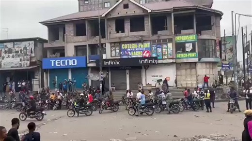 Tozo longola ba comptes I CloudTozo Baypaser I phoneRéparation emprunt, na ba connecteurTous ceux qui ont le problème avec leurs téléphones peuvent passerNos réparateurs sont là🤣🤣🤣🤣🤣🤣🤣🤣🤣🤣🤣🤣On est 10h à Kinshasa, Rond point Victoire