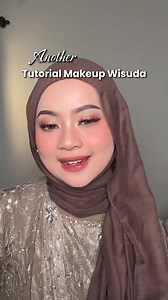 126K views · 2K reactions | Tutorial makeup wisuda 殺   #urutanmakeupyangbenar #tutorialmakeup #makeuptutorial #makeupsimple #belajarmakeup #makeupwisuda #cantiksehat #belanjamurah | Inspirasi makeup | Facebook