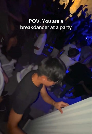 Breakdance Party: Experience the Night Vibes