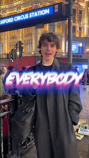 Everybody Dance To R6's SMG 11💃