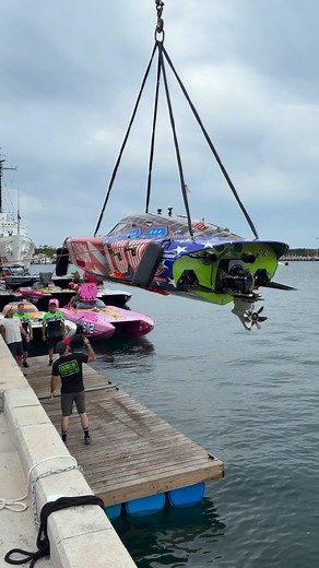 The boats are being loaded in! Who’s seen the offshore races before? 🚤💦 #offshorepowerboat #keywestfl #powerboatracing #powerboats | Key West Virtual Tours