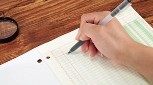 gisgfim 6 Pads 300 Sheets Columnar Analysis Pad 3 Hole Punch Accounting Book 8-1/2 x 11 Ledger Paper Pad Double Page Format Columnar Pads for Business Bookkeeping & Data(8 Column Ledger)