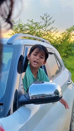 32/Forest Survival: Step-by-Step Wooden Log Cabin Build 🌲🏕️