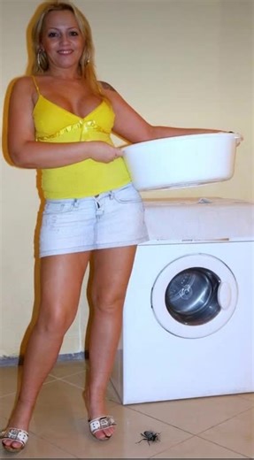 #crush #squishingbug #bugcrush #bugstomping #crushing