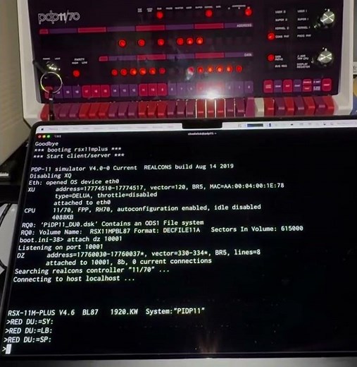 Booting RSX-11 on the PiDP replica of a Digital PDP-11/70