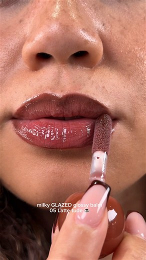 matte meets glossy and we’re obsessed 💋 the 8h matte comfort lip liner and milky GLAZED glossy lip balm are the dream team ✨ which lip combo are you trying first? 👀 #essence #lipcombo #makeup #drugstoremakeup #beauty