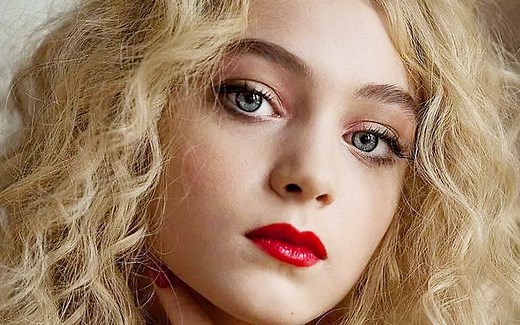 为艺术献身的女星—安娜玛丽亚·沃特鲁梅 Anamaria Vartolomei