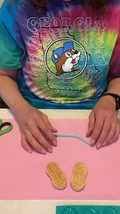 cookie flip flops 🚫 sound - technical difficulties tonight 😩 if you have any questions, please leave in comments below ⬇️ #flipflop #flipflops #flipflopseason #flipflopweather #EtsyStarSeller #etsyseller #etsystore #etsysellersofinstagram #etsyfinds #etsyshop #diy #etsy #fakebake #diyprojects #CraftingCommunity #crafting #tieredtraydecor #summerfood #summer #craftingtime #craftingfun #decor #followers #fakebakes | Pam's Craft Boutique