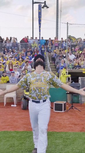 Amazing Baseball Tricks by Alex Ziegler | Savannah Bananas