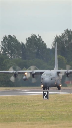 Lockheed C-130H-30 Hercules Royal Netherlands Air Force departure | Aero Admirers