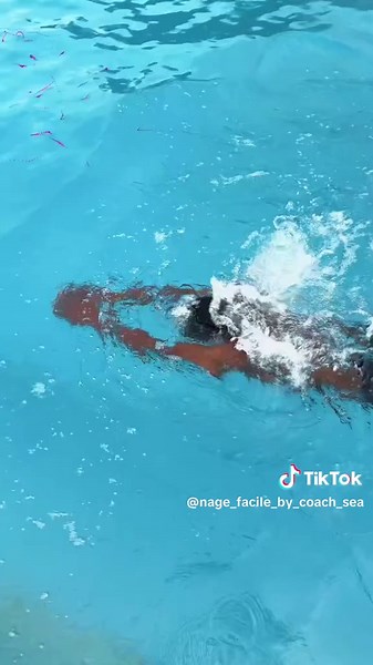 Tu ne sais toujours pas nager? Suis ces trois étapes simples pour nager la brasse #brasse#technique#piscine #nage #nagefacilebycoachsea #natationfrance🇨🇵 #natationci🇨🇮