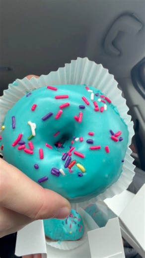 Mermaid Donuts 🧜‍♀️🍩 #donuts #mukbang | Jacob Colvin