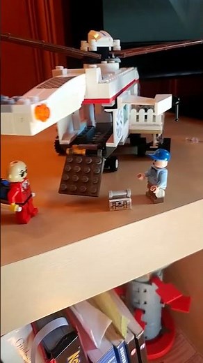 Hélicoptère ambulance lego