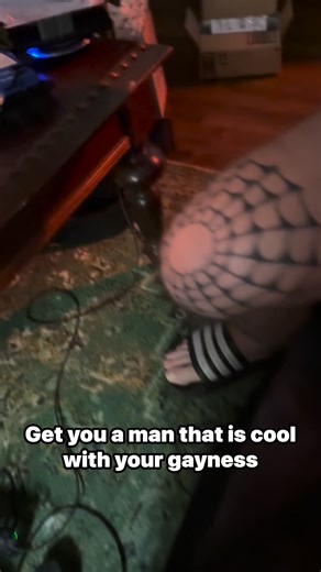 Ivy Reed on Instagram: "Jules got me lesbian socks!"