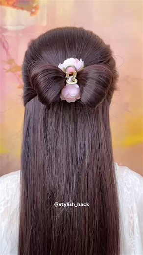 sty.lish_hack on Instagram: "🔎Easy hairstyles 💇‍♀️for trendy girls follow us for more intresting beauty tips.🌹 . . . . . . . . . . . . . . #reels #haircare #hairideas #hair #fashion #views #100kviewsin24hrs"