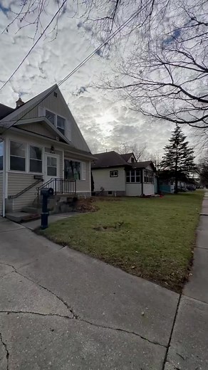 🏡 Home for Sale - $229,900 - Green Bay - 333 13th Ave 📲 920.268.0590 #DallaireRealtyPropertyTour #DallaireRealty #greenbayrealestate #greenbayhomes #greenbayrealtor #greenbayhomesforsale #greenbay #greenbaywisconsin | Dallaire Realty