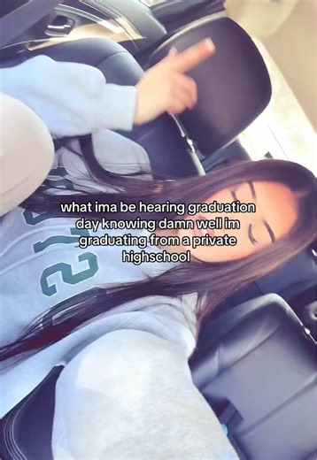 im overly ready 🙌🏽🙌🏽 #foryoupage #senior #viral #fyp #latina class of 2026 - relatable - graduation - song