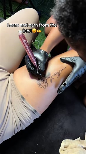 I’m the best tutor😊✍️#fypシ゚ #goviraltiktok #fyp @Ikorodulash&nailstech💅❤️