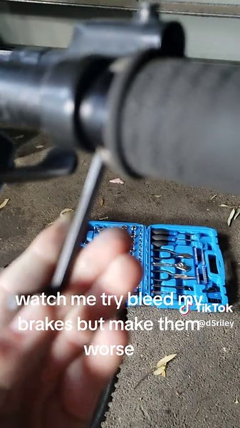 How to Bleed MTB Brakes for Beginners
