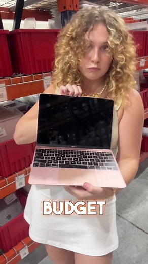 Shopping at Plug is BASICALLY like thrifting, sooo…🤩📱