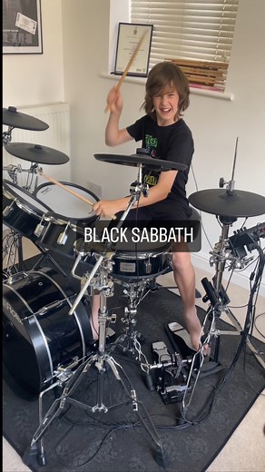 War Pigs by Black Sabbath featuring original founding drummer Bill Ward 🥁 True pioneers of heavy metal who have inspired so many 🤘#blacksabbath #warpigs #billwarddrummer #geezerbutler #tonyiommiguitar #ozzy #ozzyosbourne #paranoid #nwobhm #musician #heavymetal #metalhead #drums #drummer #rolandvdrums #vicfirth #trinitycollegelondon #reels #fbreels | Sam Bickmore