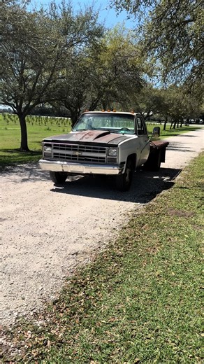 Exploring the Square Body Chevy R30: The Ultimate Dually Life