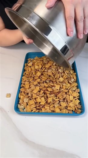 Quick and tasty! This recipe makes the best fall snack, it's always such a hit 🎬 This video was produced by Network Media and Kells Kitchen | Rick Lax