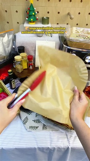 Forros de papel para airfryer que dejan la cesta impecable