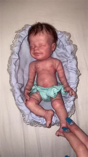 Awesome 💐🦋 #art #travel #doll #GetCrackin #fyp #trending #siliconeartist #painting #fake #babydoll #artist #realistic #reborn #rebornbaby #silicone #siliconedoll #dollshow #siliconebaby #siliconeart #SmallBusiness #specialeffects