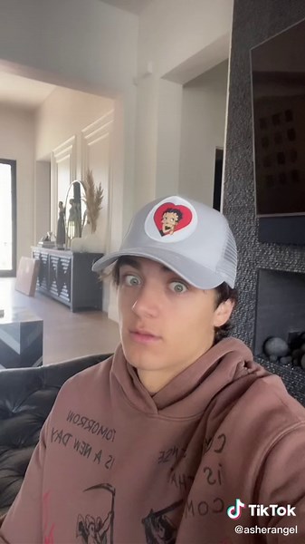 Stunning Asher Hong Photoshoot: Latest Pics Revealed