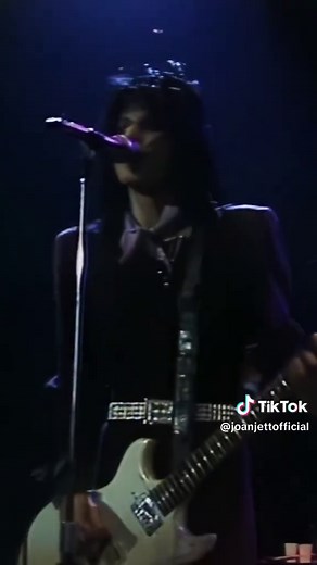 Joan Jett Crimson and Clover – Germany 1982 Performance