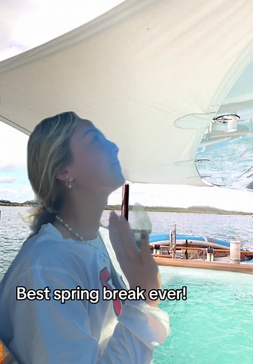 The IR is enjoying spring break @callen ☁️ @lauren spainhower #concussed #brokenlegbrokenheart #yaht