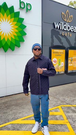 I carry my loyalty card worldwide cause I’m not missing out in that 20 cents when yu fill up @bp.southafrica plus additional 10 cents more when using your @picknpay smart shopper too! Download the app now and enjoy great savings this festive season | Iamtbotouch