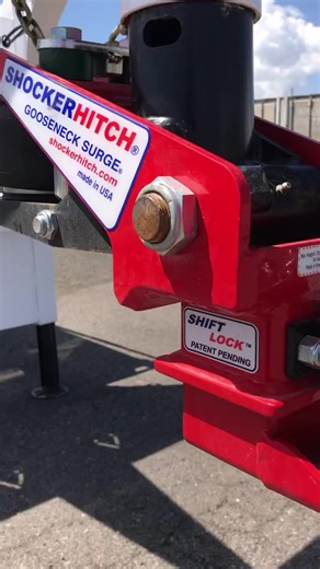 LPT-GN 16’ 18K AKA The Ultimate Dump Trailer!! 💪 This low-profile telescopic #gooseneck is decked out with board brackets, dual 20k hydraulic jacks, and bolt-on LED loading lights. 💥 Shoutout @utilitytrailersales for the video! 👊 #DumpTrailer #DiamondC #HeavyDuty #Gooseneck | Diamond C Trailers