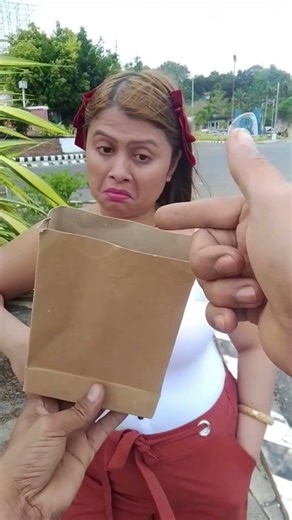 DISPOSABLE BAG MAGIC TRICK 🪄🎩✨️ #shorts