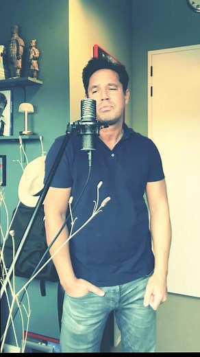 ‘Sneak Peek’ 👀I’m working on this big old school ballad called ‘I can’t stand the pain’ tell me what you think? 💽 🎙🎵 .⁣ .⁣ .⁣ .⁣ .⁣ #originalsong #malesinger #rotterdam #unsignedartist #musicproducer #songwriter #newmusicalert #newmusic #music #6/8 #love #retro #bigballad #oldsoul #soul #singer #oldschool #jamiethomasmusic #realsinging . . Follow us: @jamiethomasmusic