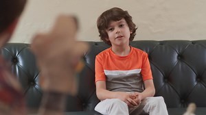 Rudolf y Clara Luz buscan reconectar con Pipe y le aclaran que ellos nunca quisieron separarse de él. ❤️‍🩹 ¿Qué opinas de este momento tan emotivo?#PapásPorConveniencia #PPC #ProducciónRosyOcampo #ConLasEstrellas #FamiliasReconstituidas #Nostalgia 🌟 | Rosy Ocampo