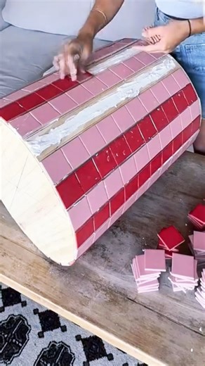 Little by little, more options are coming together. This time, I tried making it with 5×5 cm tiles ‍♀️✨ Small details, endless possibilities — and I’m loving how it turned out. #tiles #tiledesign #tiletable #diyproject #diydecor #homedecor #handmadehome #creativeprocess #designinspo #interiorinspiration #moderncraft #homemade #decorideas #minimaldecor #artisanstyle #homeprojects #creativehome #designlovers #interiordetails #aestheticdecor | Classic Home Design | Facebook