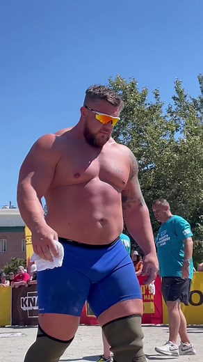 lmao @lukestoltman #strongman #fypシ #herecomestheman