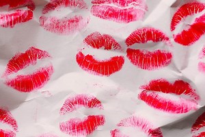 Op-Ed: How to Deal With Being The Friend Who Doesnt Get Approached | Essence