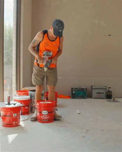 The crew from Complete Fixset Plastering swear by Pro Plaster compounds for a smooth application, clean finish, and reliable set times. Kevin knows using quality products means his customers are always happy. Find out MORE about the Pro Plaster DIFFERENCE and make the switch today: https://proplaster.com.au/pages/campaigns/make-the-switch #ProPlaster #PlasteringCompounds #SiteReady #MakeTheSwitch | Pro Plaster Products