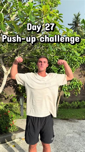 Day 27 of the push-up challenge: I’m doing 1 push-up for every follower I gain. 💪🏼#fitnesslifestyle #pushups #challenge #staystrong #fitness