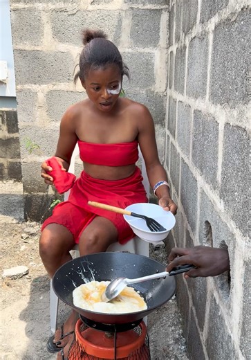 Frying Egg and Bread: A Simple Recipe