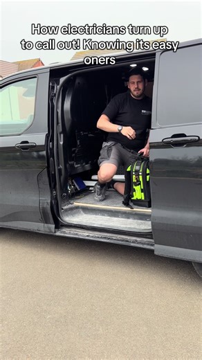 Electricians' Call Out: Tools & Approach