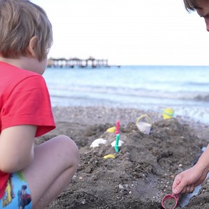 At Paloma Foresta, you pass through the shade of century-old pine trees to reach the beach, where you can create delightful memories with your children, pushing the limits of their imagination. ⚓⛵💙 Paloma Foresta’da, asırlık çam ağaçlarının gölgesinden geçerek kumsala ulaşır, orada çocuklarınızla hayal güçlerinin sınırlarını zorlayacak keyifli anılar yaratırsınız... ⚓⛵💙 #palomahotels #palomamemories #hellohappy #dreamvacation #nature #happy #summer #fun #summergetaway #vacationmode #SummerGeta