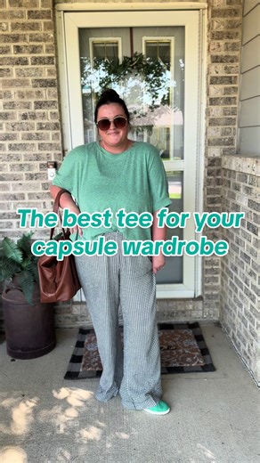 If you’re building a capsule wardrobe, start here. What to look for: perfect fit and drape, easy to layer or tuck in, and the colors are so good — the perfect mix of neutrals and a pop. This one I’m wearing holds up through every wash too! #capsulewardrobe #layeringoutfits #momsover30 #outfitoftheday #basictee