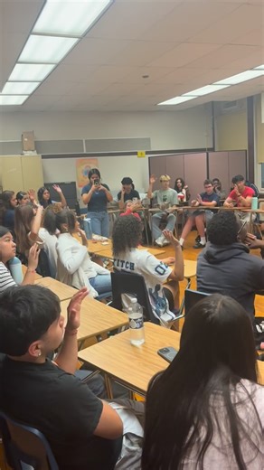 Fall 2025 Mindfulness Leaders! 🌟 Our high school students at Von Steuben High School, JB Pritzker High School, and on our online platform are diving deep into consciousness, emotional intelligence, and leadership. 💡 What makes Mindfulness Leader unique is our full-circle model — the very instructors leading these programs today were once our students. After graduating from college, they return as educators and instructors, guiding the next generation of mindfulness leaders across the city. 🙌 