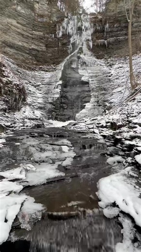 Winter in the Gully—Walk With Me: With ice clinging to the shale and the brook babbling oh so nice, join me for this slow walk in the stream at this tucked away Finger Lakes gully. | John Kucko Digital
