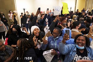 8.6K views · 213 reactions | Crowds of supporters cheered Gov. Kevin Stitt's decision to call off the execution of Julius Jones, a death-row inmate, just hours before he was to be put to death. Jones was convicted of first-degree murder and sentenced to death in 2002. https://nyti.ms/3x9czOQ | The New York Times | Facebook